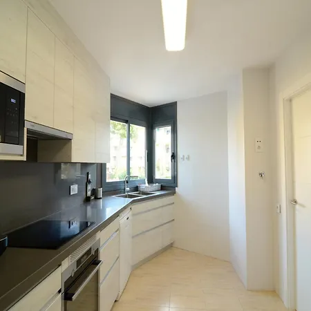 公寓 In Lescala With Garden Views *