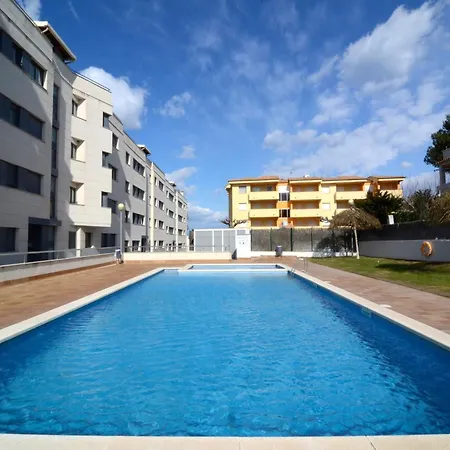 In Lescala With Garden Views Daire *
